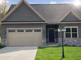 117 Hemingway Ln, Coraopolis, PA 15108