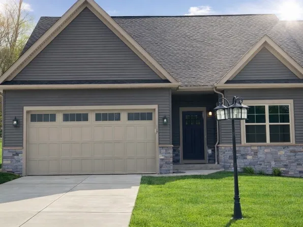 117 Hemingway Ln, Coraopolis, PA 15108