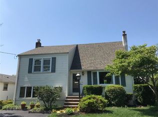 213 Melrose Ave, Middlesex, NJ 08846