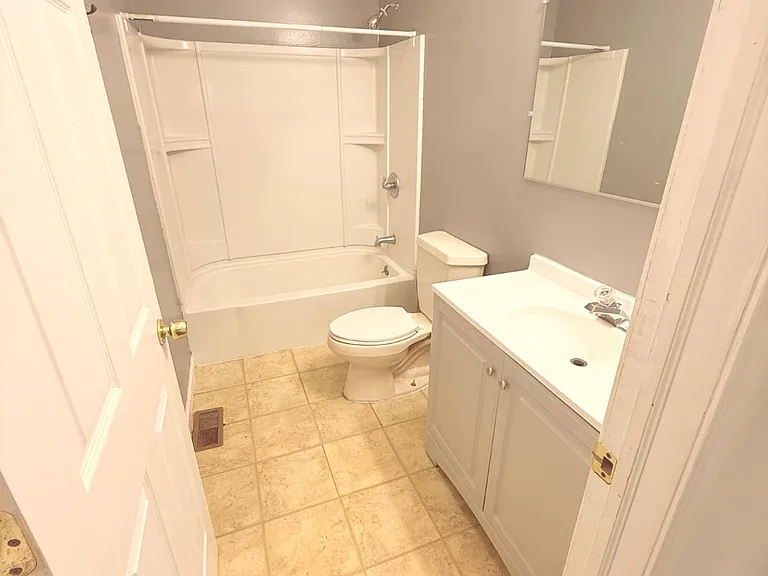 733 N Lenola Rd — Photo 5