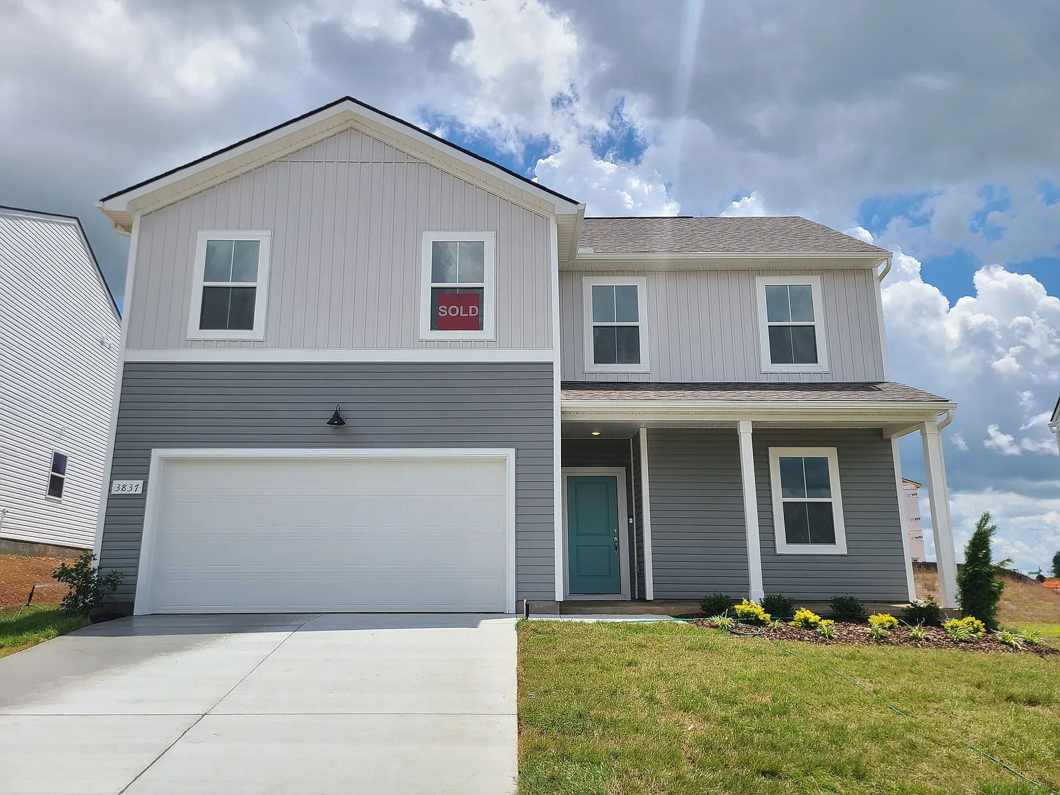 5 bed, 2518 sqft, $2,700 — Photo 1