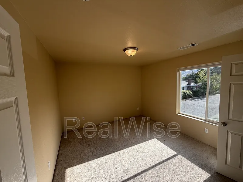2 bed, 1.5 bath, 1200 sqft, $1,450 — Photo 3