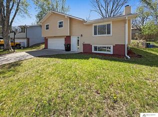 749 W Leon Dr, Lincoln, NE 68521