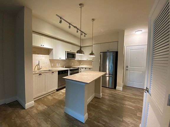 Kitchen with Island
