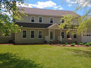 213 King Henry Rd SE, Poplar Grove, IL 61065