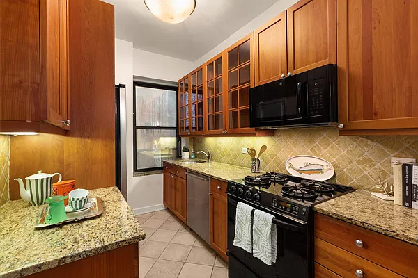 Sold by Compass | media 7