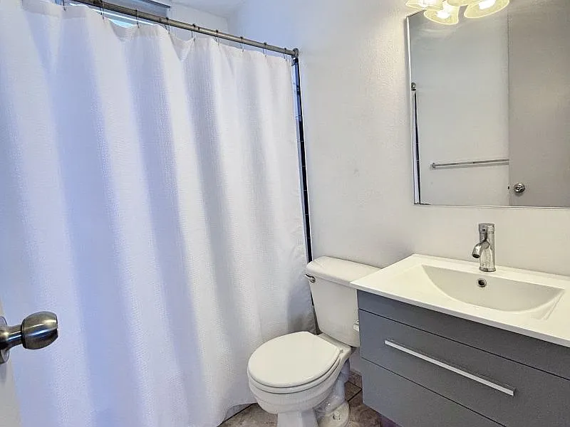 3 bed, 2.0 bath, 1077 sqft, $1,500 — Photo 4