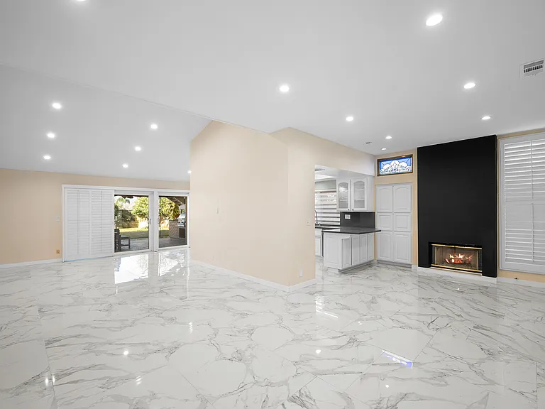 13945 Breger Ave — Photo 5