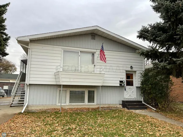 918 Oak St N, Fargo, ND 58102