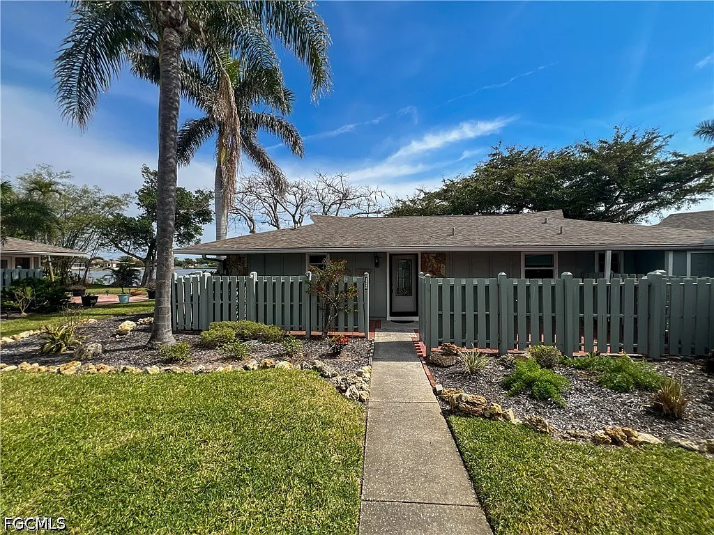 2 bed, 2.0 bath, 1200 sqft, $1,799 — Photo 1