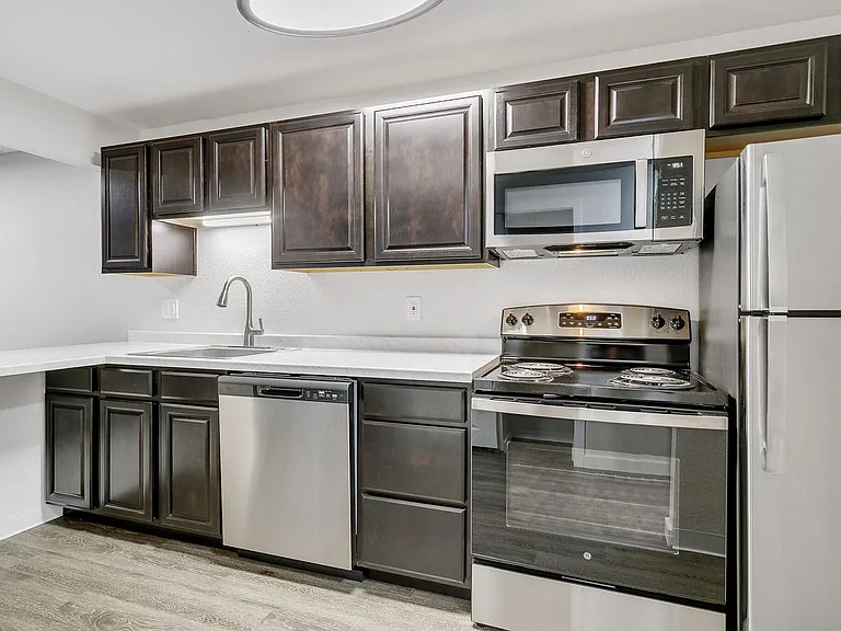 Westport Apartments — Photo 30