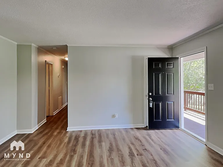 4317 Freeport Dr — Photo 5
