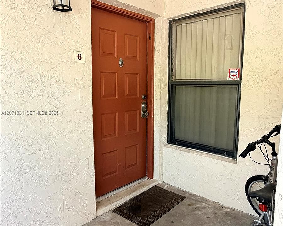 1st image of 20035 NE 3rd Ct APT 6