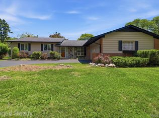 7335 Coach Ln, West Bloomfield, MI 48322