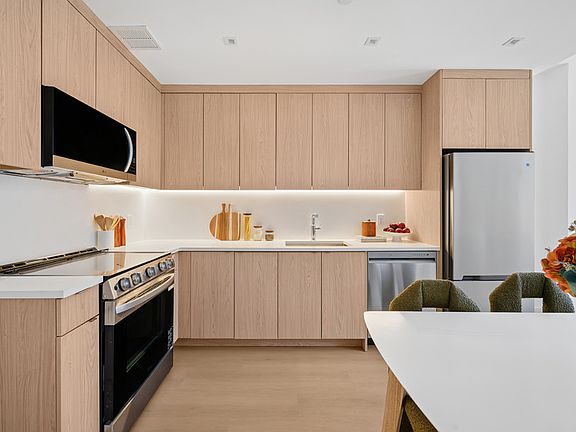 4th image of 645 Park Pl #2A