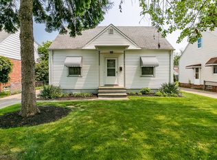427 E 328th St, Willowick, OH 44095