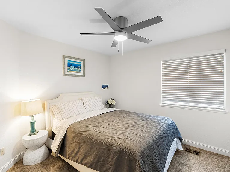 Bellsbrae Dr — Photo 38