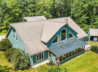 422 Mason Hill Rd N, Pownal, VT 05261