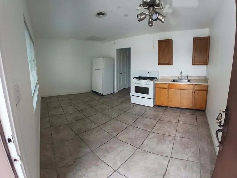 2312 44th St #2312 — Photo 2