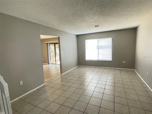 3rd image of 687 Lake Dexter Cir
