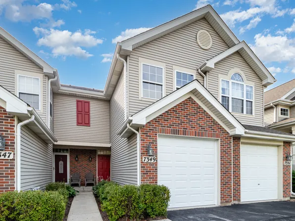 7349 Grandview Ct, Carpentersville, IL 60110