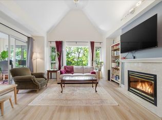 1550 Fell Ave #309, North Vancouver, BC V7P3E7