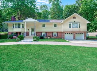 32 Southdown Rd, Huntington, NY 11743