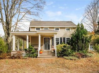 2 Pearl St, Sandy Hook, CT 06482
