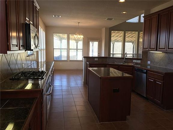 2nd image of 1737 Boxwood Ln