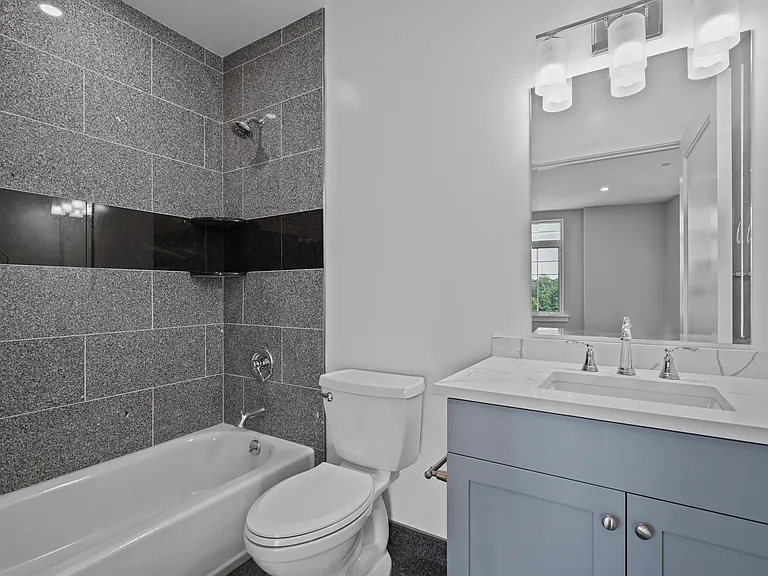 70A Croton St #3 — Photo 4