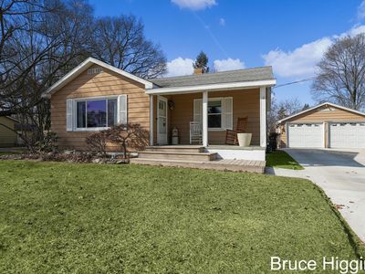 3843 Vineyard Ave NE, Grand Rapids, MI, 49525