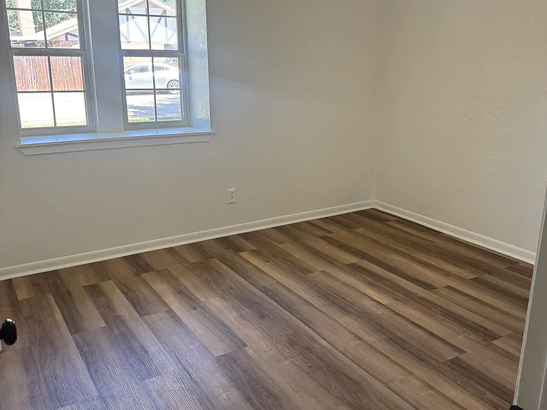 5605 Briargrove Dr — Photo 16