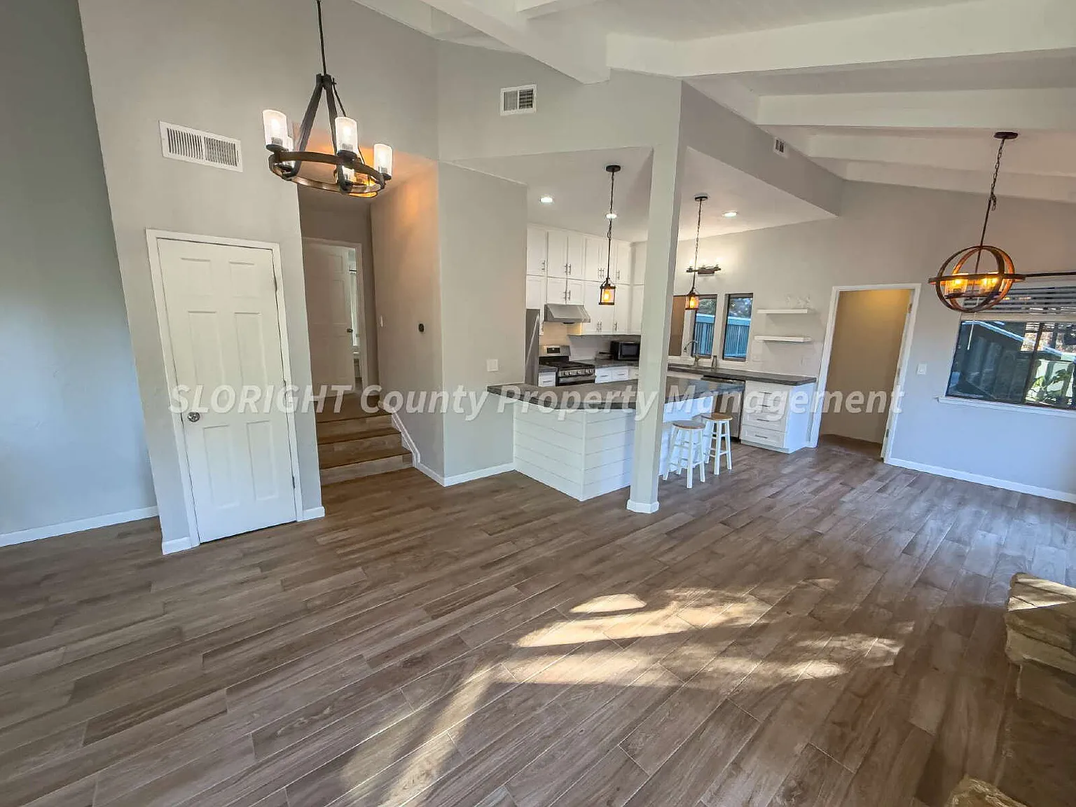3 bed, 2.0 bath, $3,200 — Photo 4