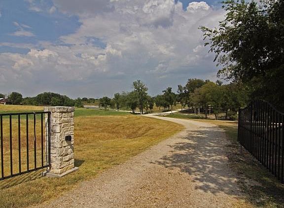 5th image of 1831 County Road 137