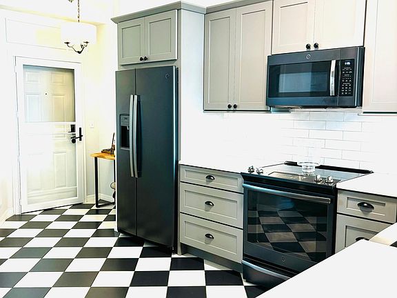 3rd image of 316 8th St S Floor 7