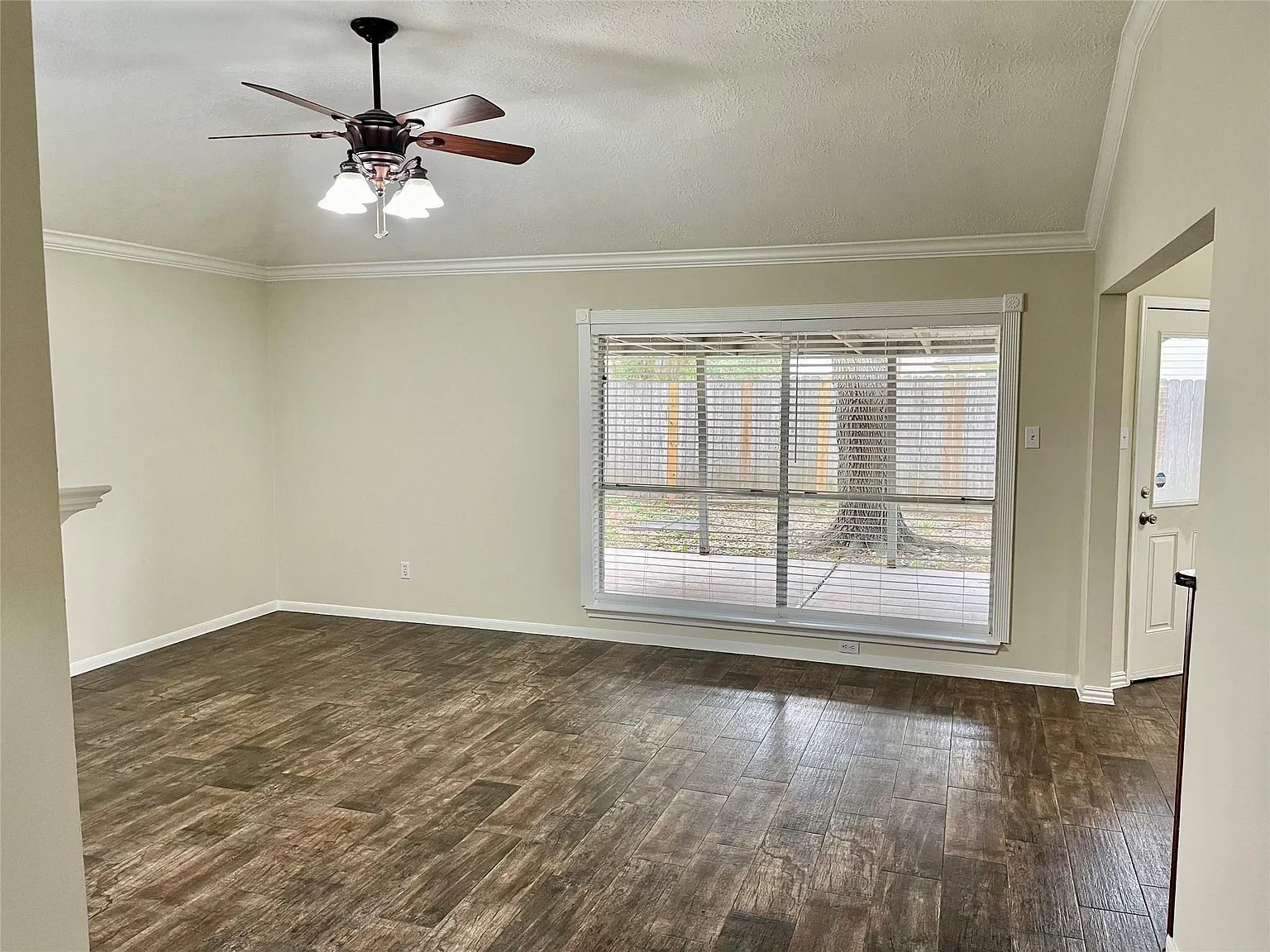 3 bed, 2.0 bath, 1675 sqft, $2,250 — Photo 4