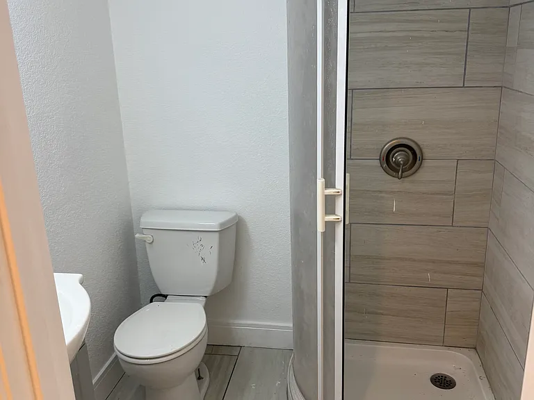 3639 Agnes Ave — Photo 11