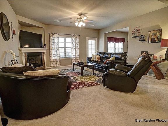 4th image of 1188 S Blue Willow Ave