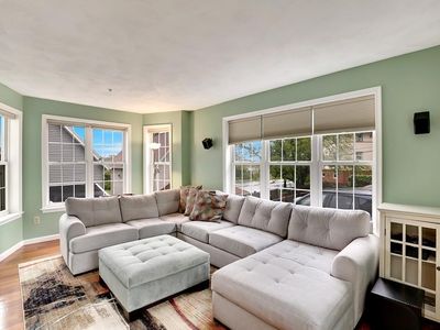 53 Ash Ave #2, Somerville, MA, 02145