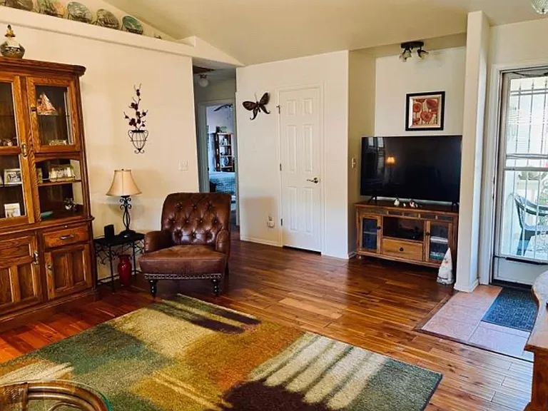 511 Hazel Cir — Photo 10