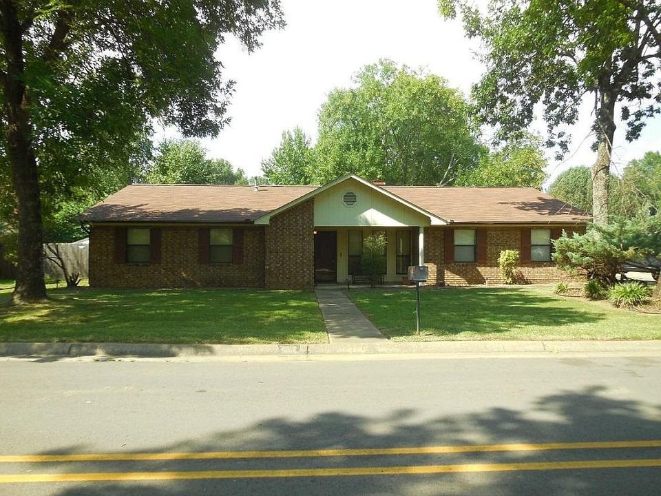 1st image of 702 Hickory Hollow Ln