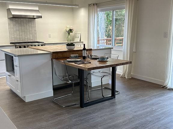 4th image of 1300 Pleasant Way S