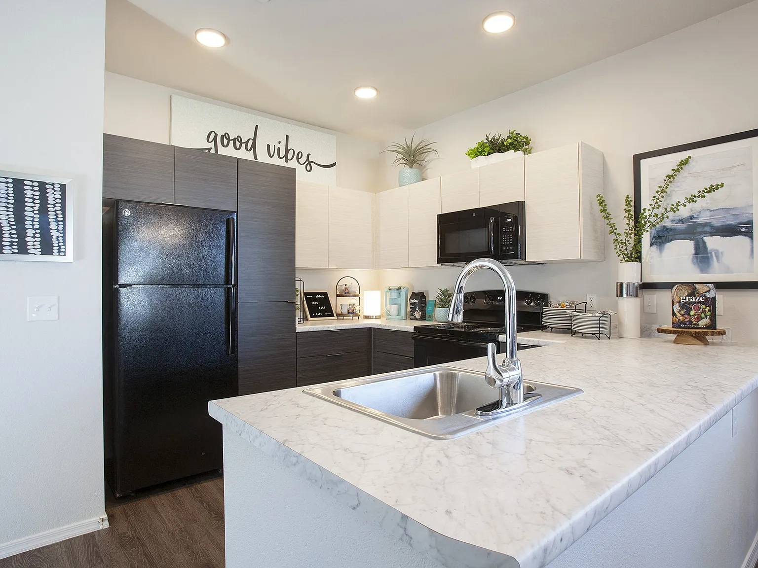 San Mateo Townhomes — Photo 1