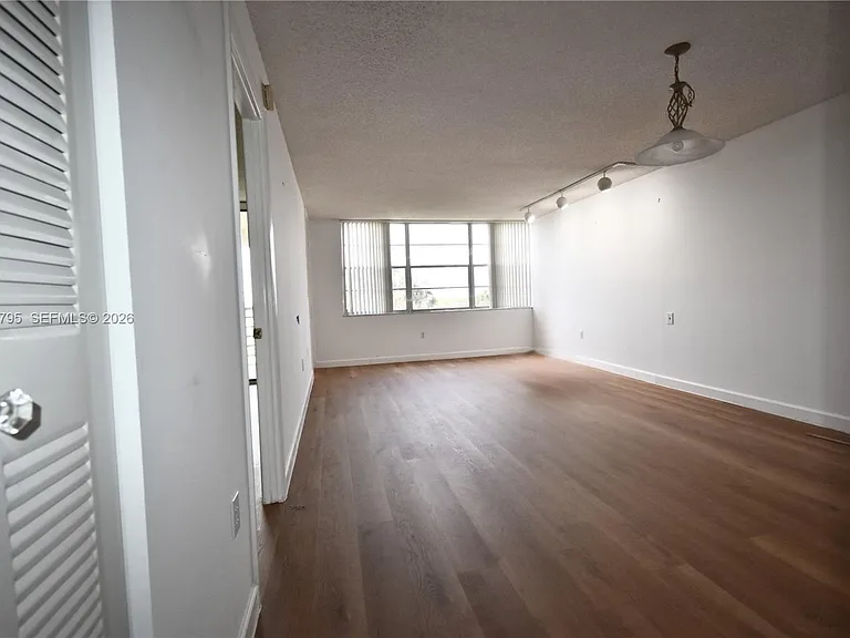 1100 Saint Charles Pl #620 — Photo 7