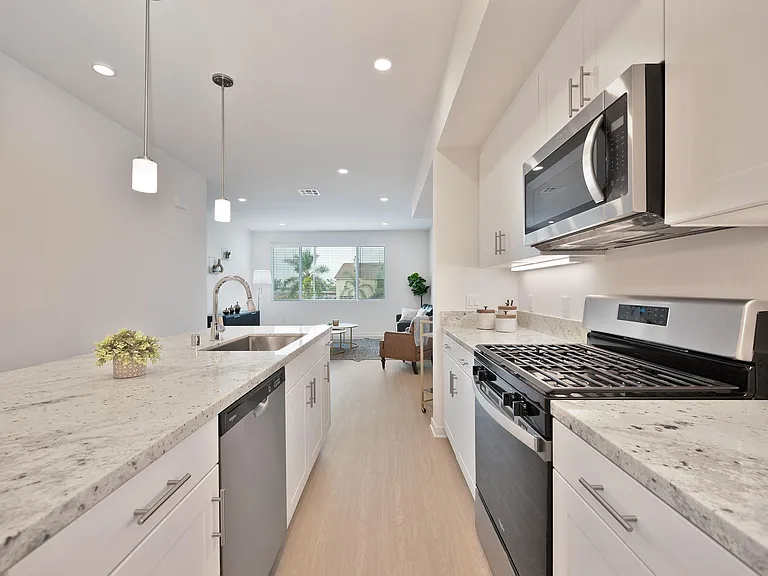 River Gate Townhomes — Photo 20