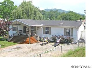 21 Dot St, Clyde, NC 28721