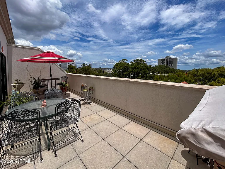 1661 Riverside Ave #410 — Photo 23
