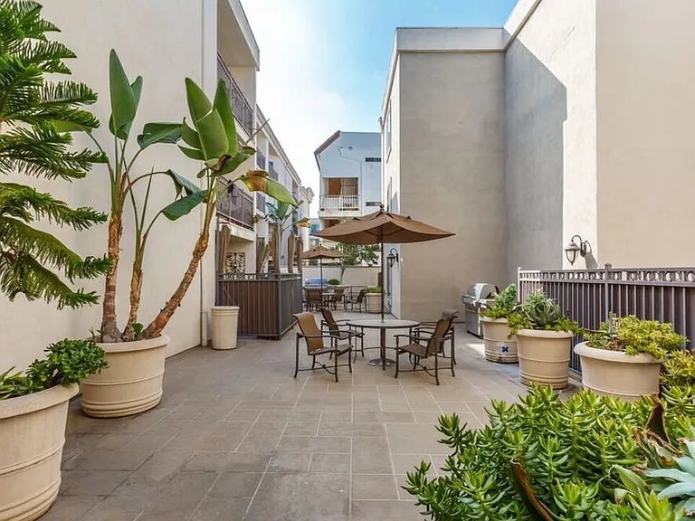 141 S Clark Dr #208 — Photo 17