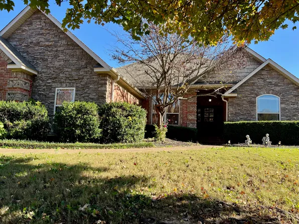 1450 Whippoorwill Ln, Bentonville, AR 72712