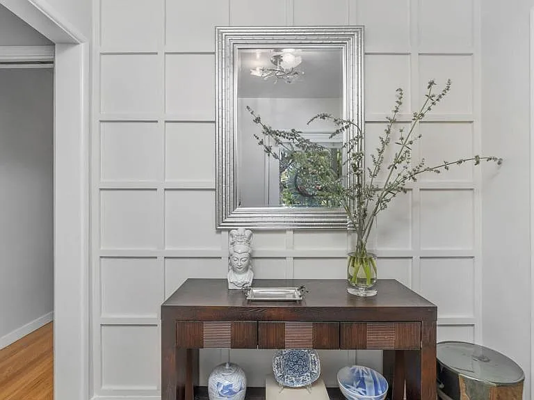 2030 N Altadena Dr — Photo 3